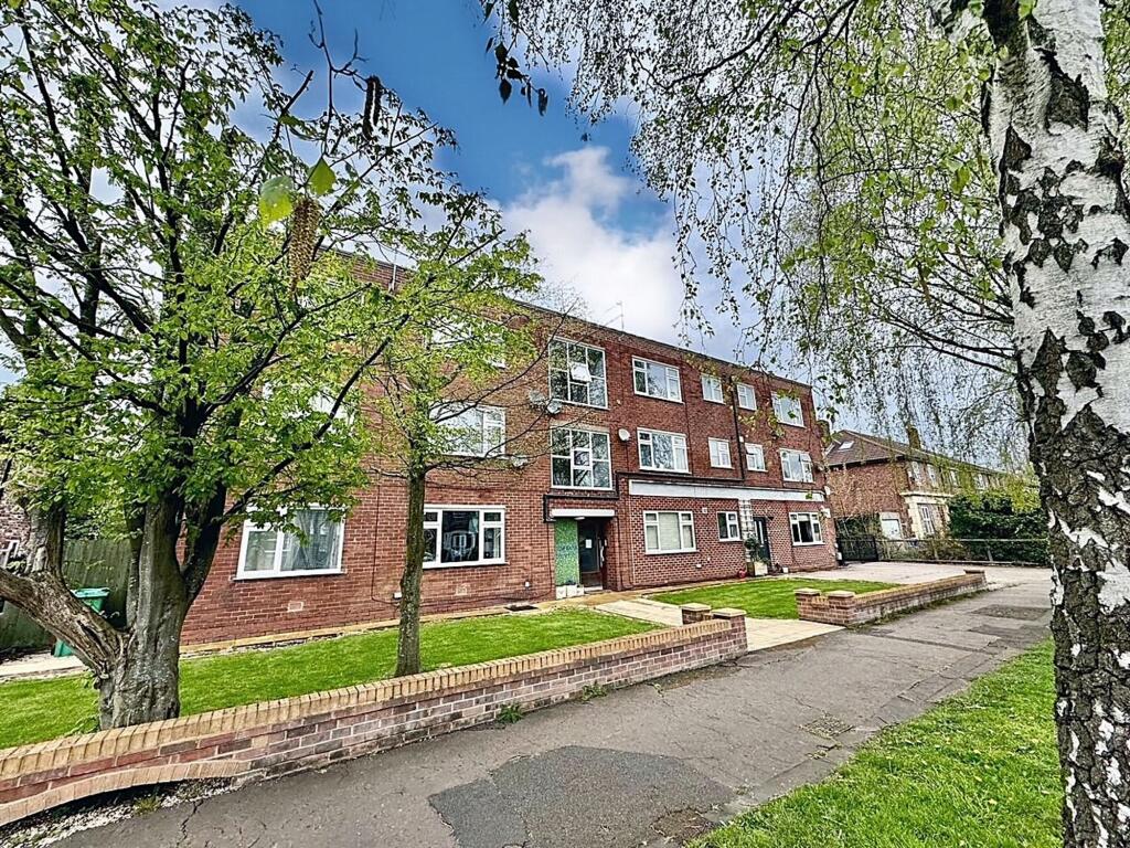 Main image of property: 570 Parrs Wood Road, East Didsbury, M20