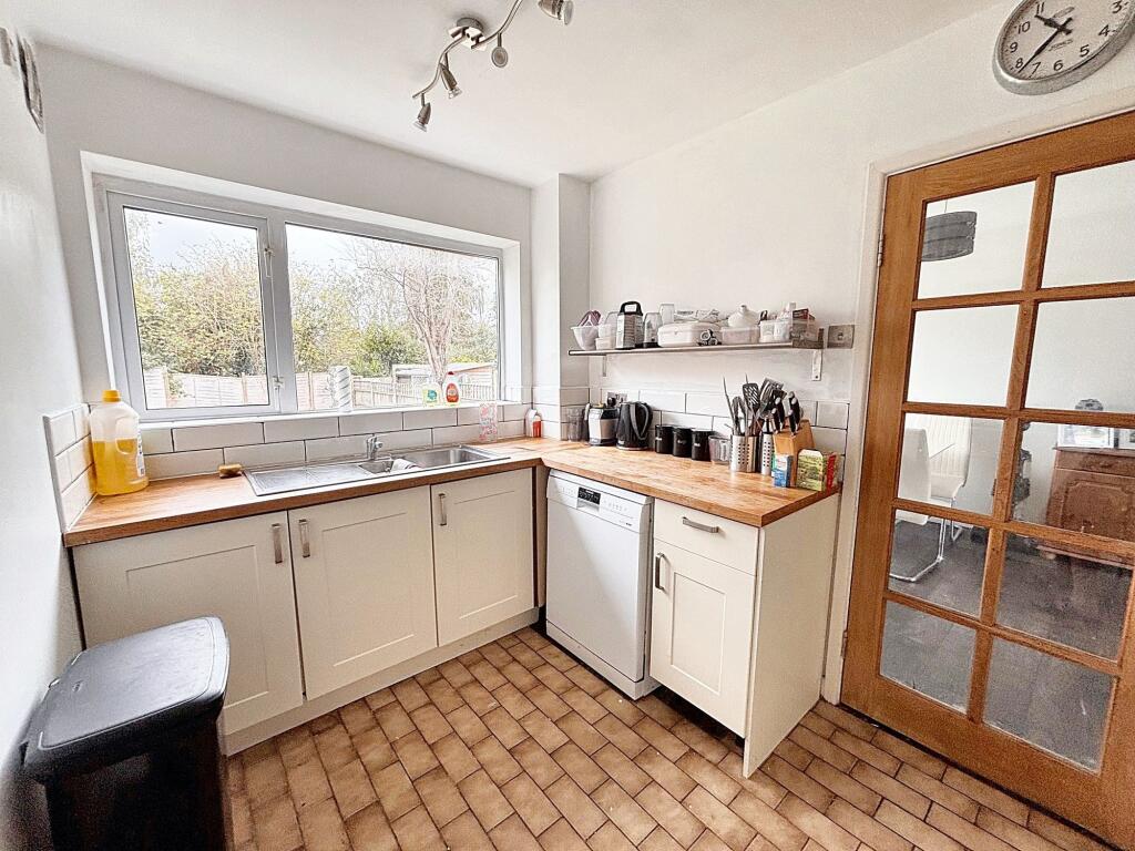 Medway Court, Thornbury, BS35 photo 4