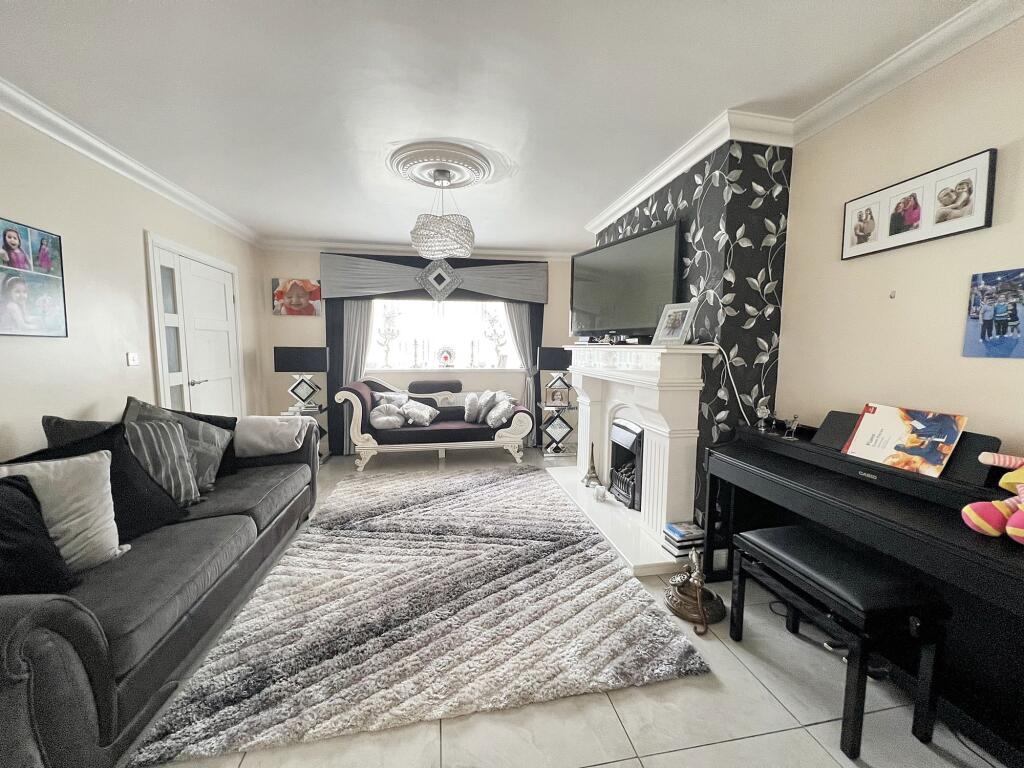 Weardale Avenue, Forest Hall, Newcastle upon Tyne, Tyne and Wear, NE12 7HX photo 4