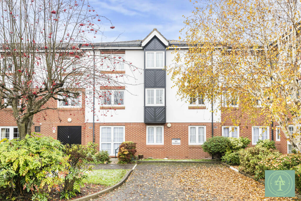 Woodmere Court, Avenue Road, Southgate, N14 photo 2