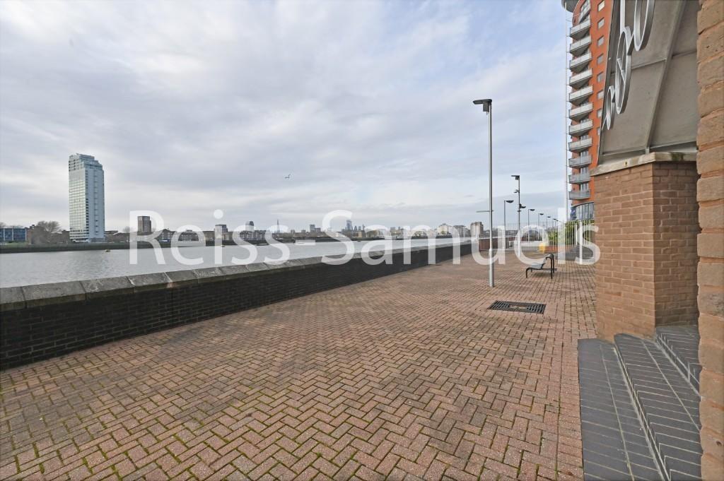 6 bedroom town house for rent