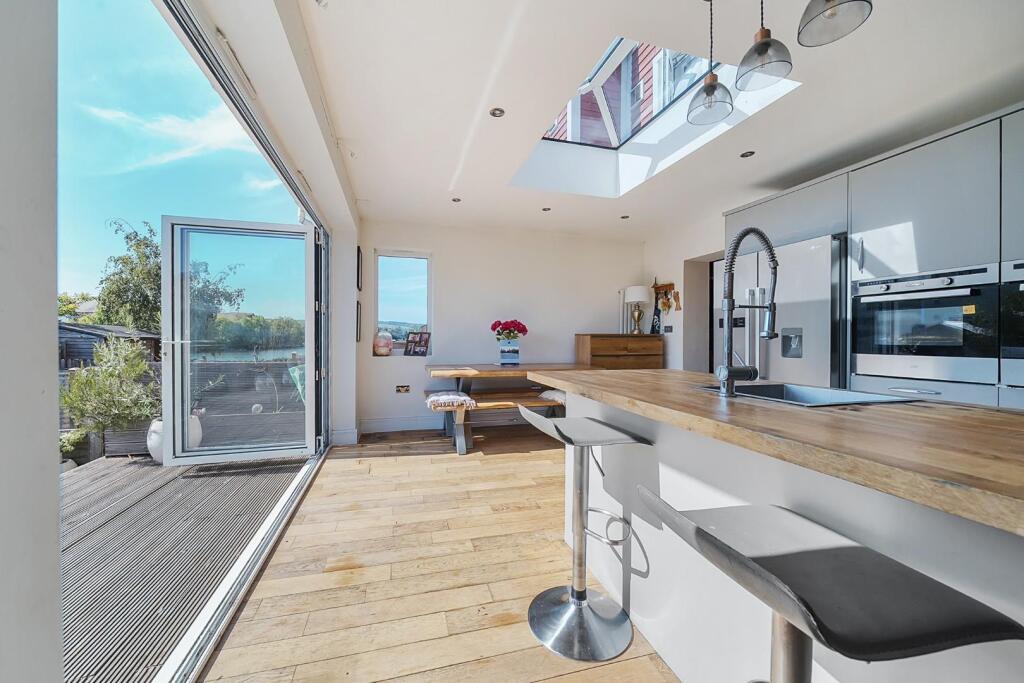 Main image of property: New Hythe Lane, Larkfield