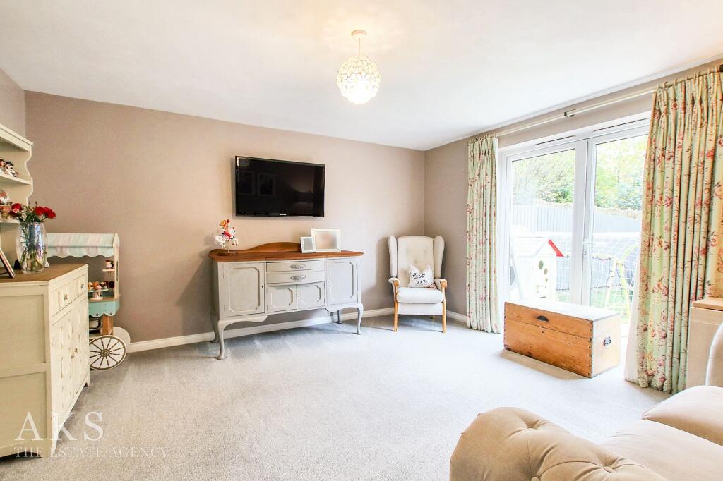 House in South Derbyshire, Hatton - View 2