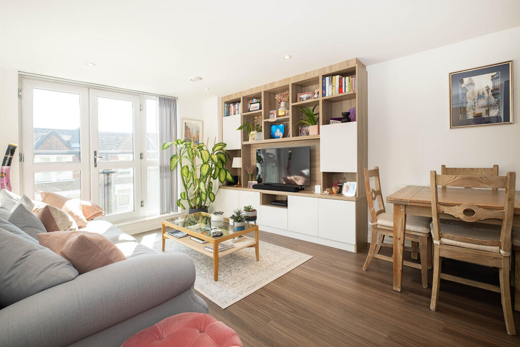 Main image of property: 136 Garratt Lane, London, SW18