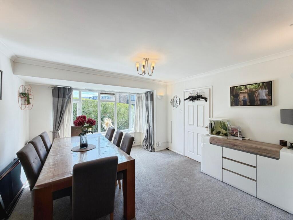 House in Slough, Burnham - View 2