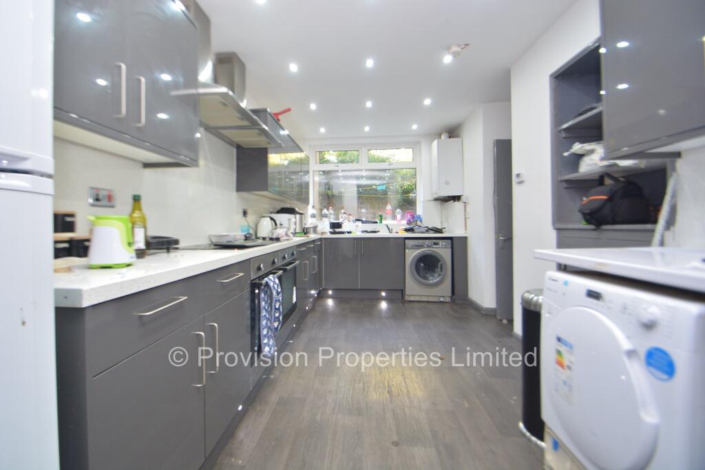 House in Leeds - View 4