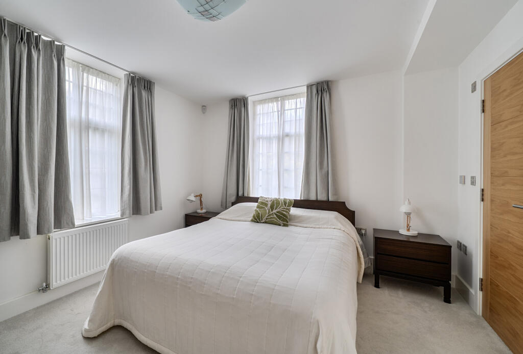 House in Stonehouse, Green Walk, Standish - More