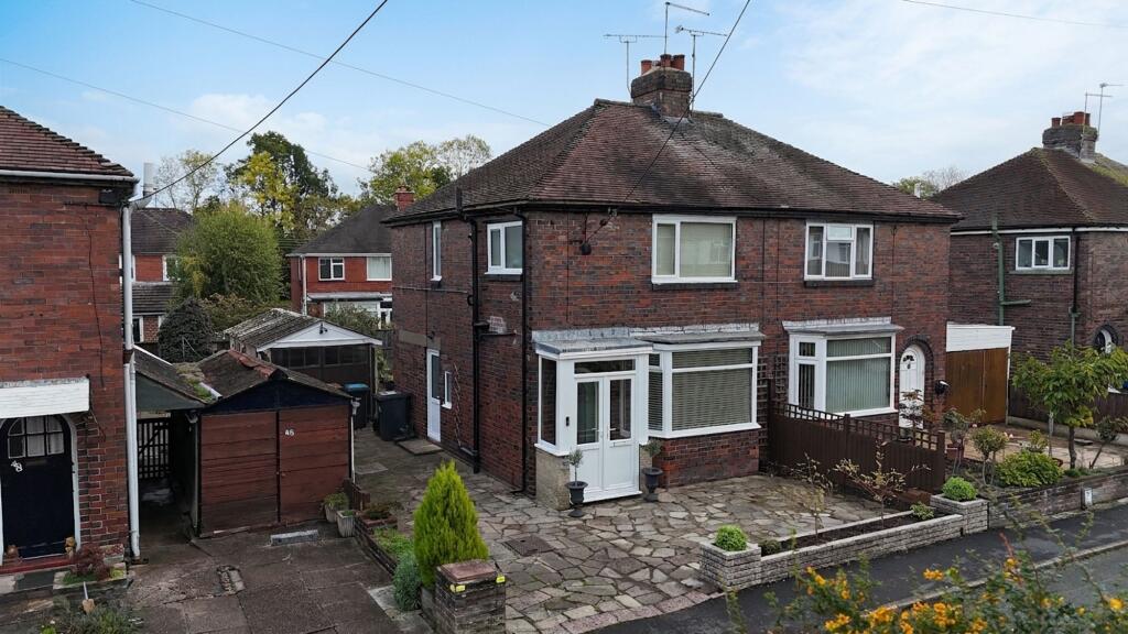 3-bed semi-detached on Longfield Avenue, Stone, ST15, £250,000