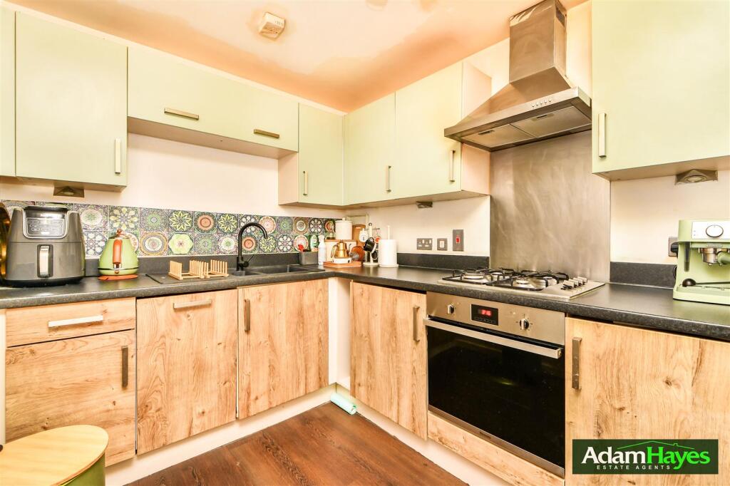 Lankaster Gardens, East Finchley, N2 - View 3