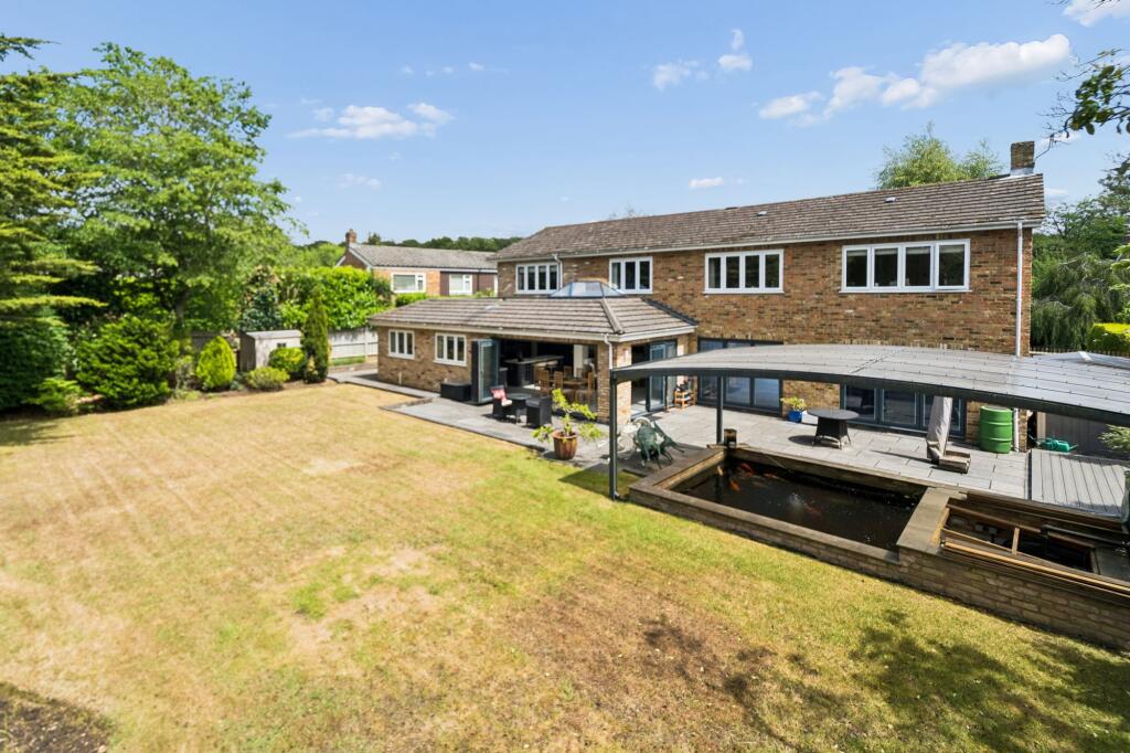 House in Knotty Green, Penn - View 4
