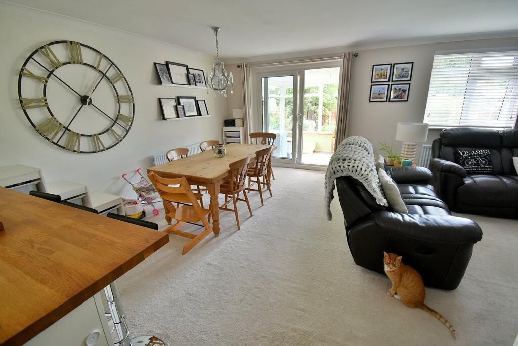 Victoria Gardens, Ferndown, BH22 photo 4