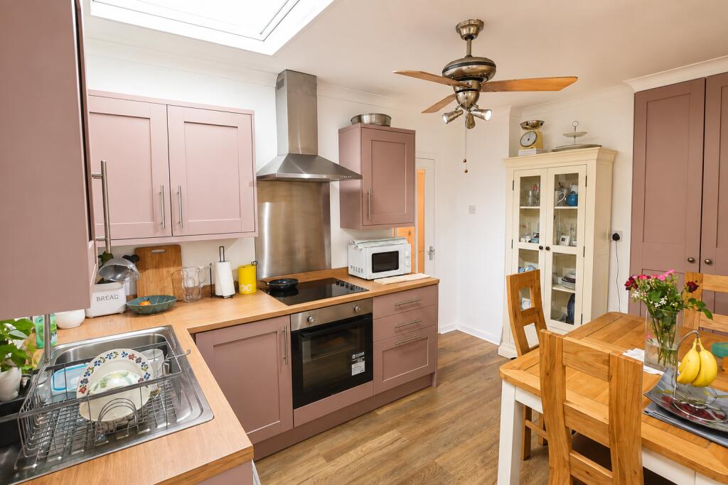 House in Merthyr Tydfil, Town - View 3