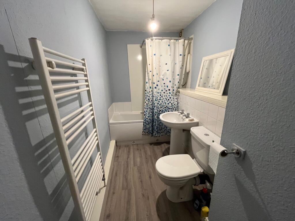 Apartment in Perth - View 5