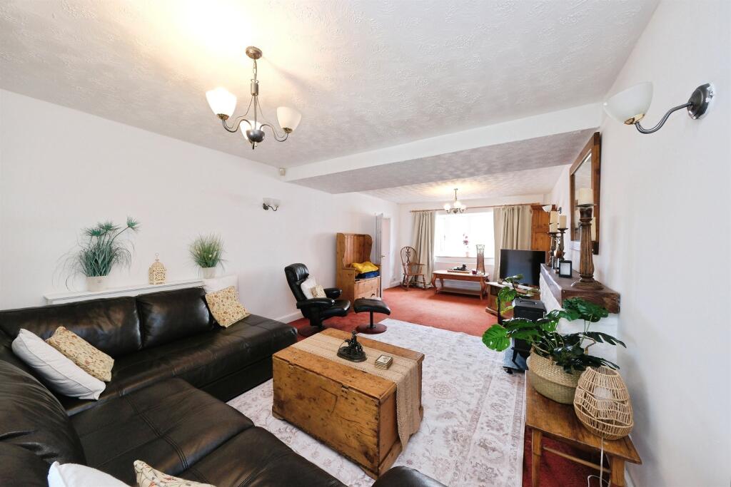 House in South Derbyshire, Derbyshire - View 5