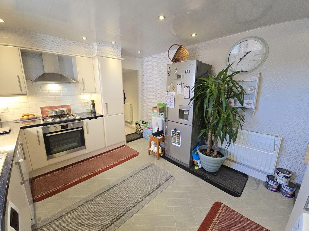 Flat Kitchen 