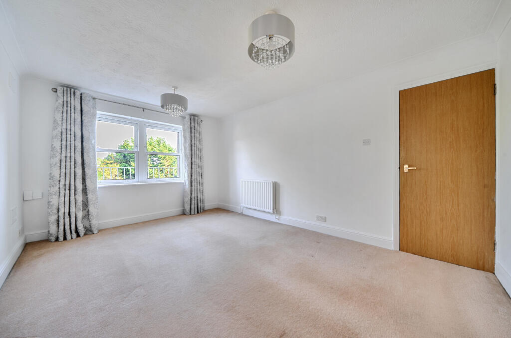 Apartment in Redhill - View 2