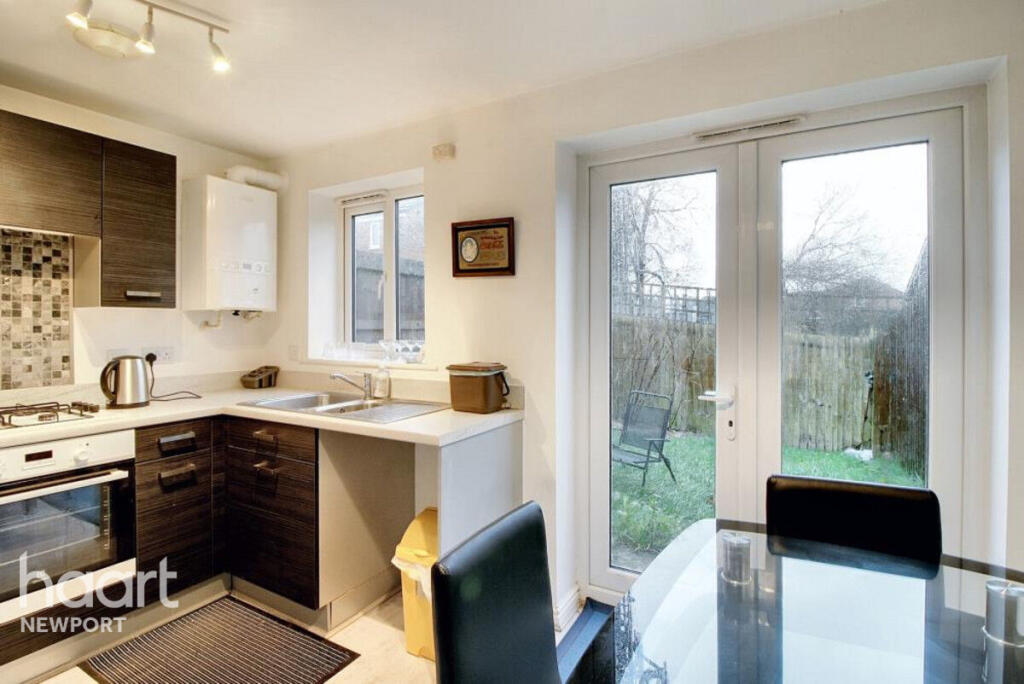 House in Newport - View 3