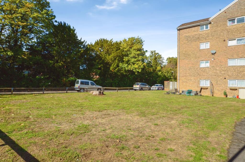 House in Hemel Hempstead, Amersham - View 3