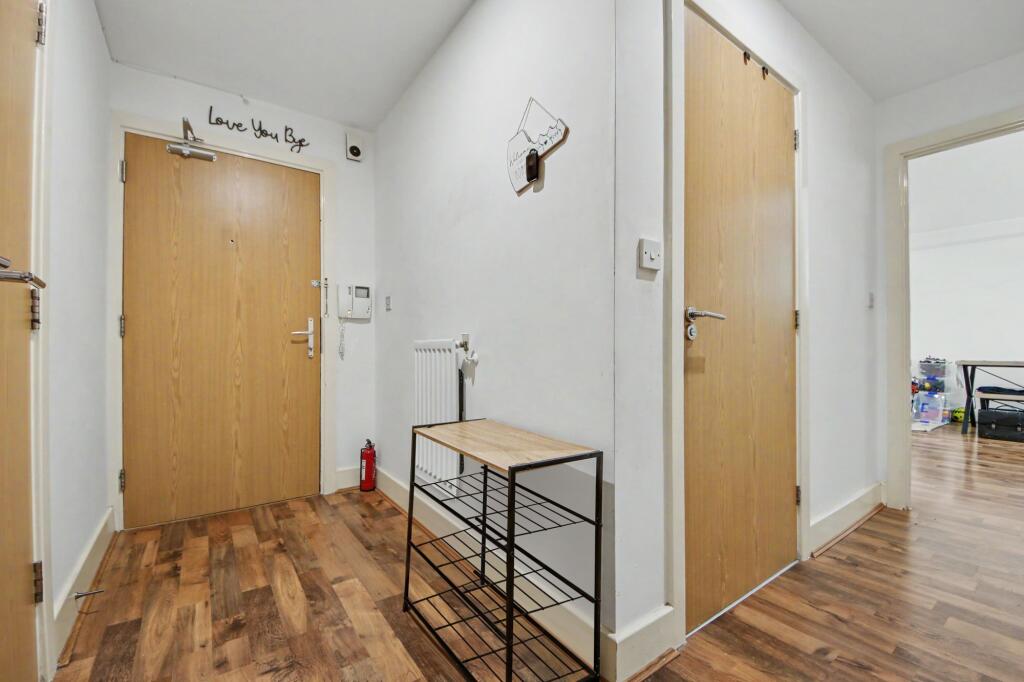 Apartment in Southampton - View 5