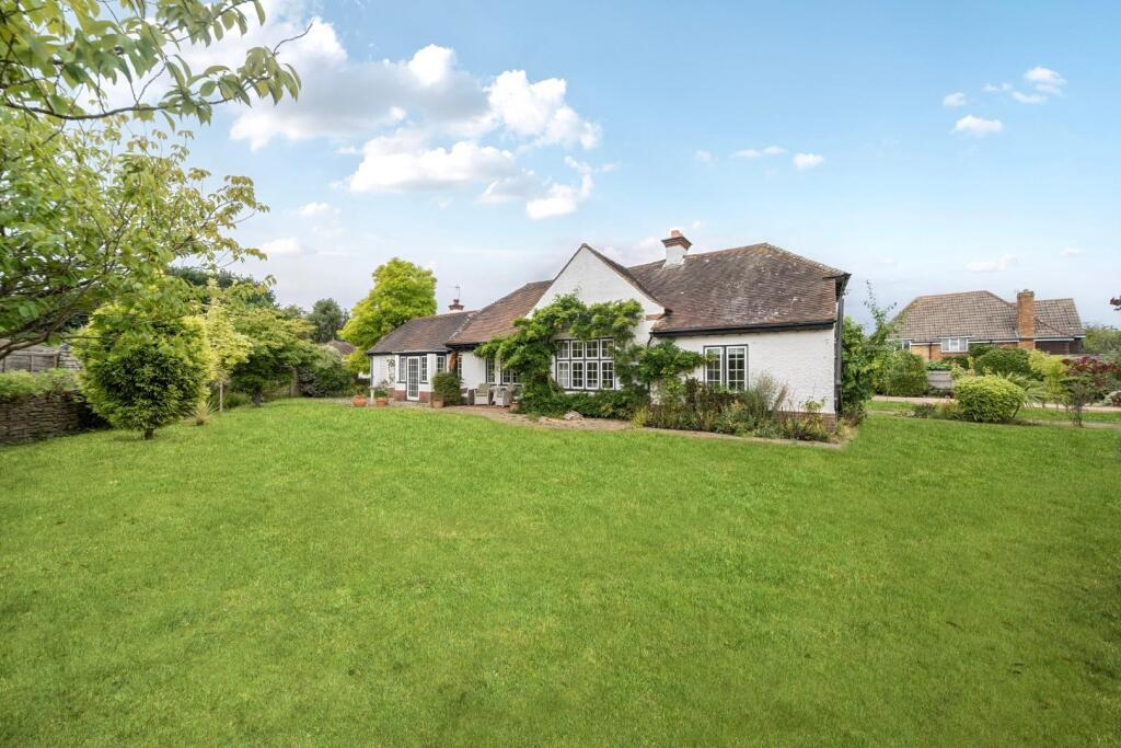 4-bed bungalow on St. Catherines Road, Hayling Island, £985,000