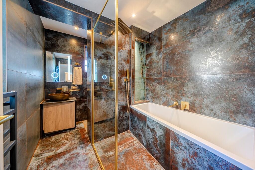 Apartment in London, Bellingham, Southend - View 2