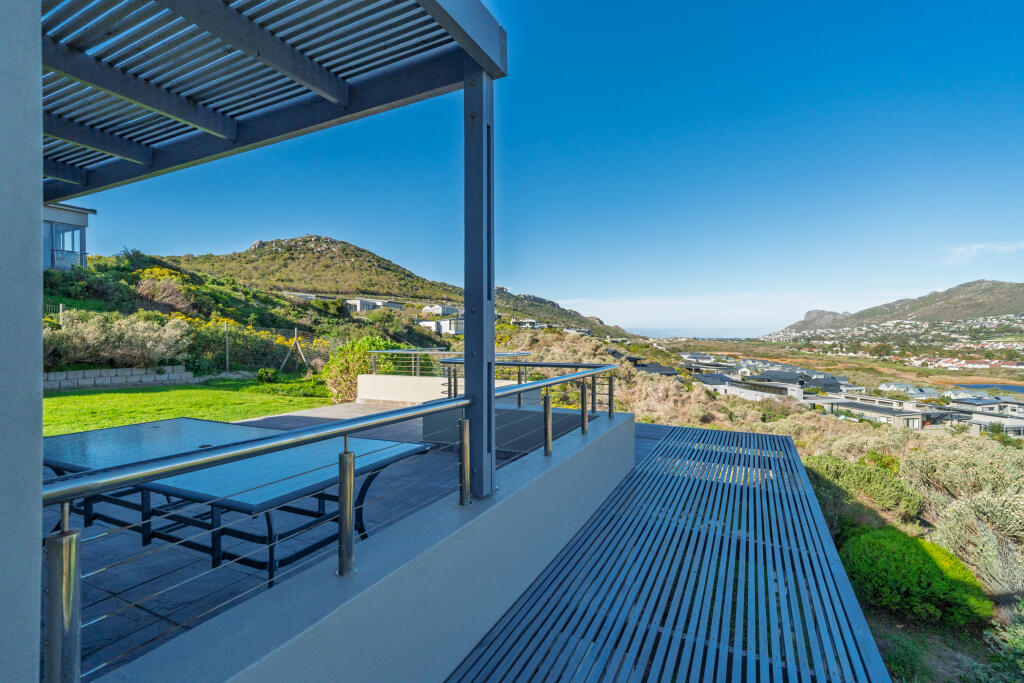 Main image of property: South Africa, Western Cape, Chapman's Bay Estate