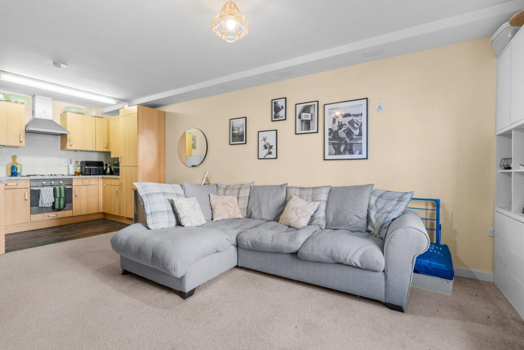 Apartment in Worcester - View 4