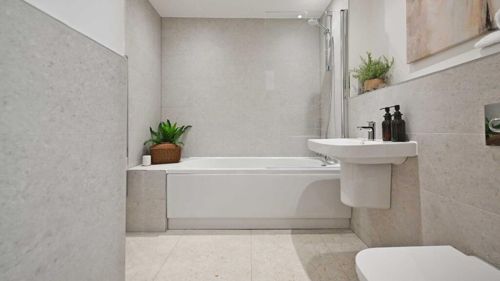 House in Worcester - View 4