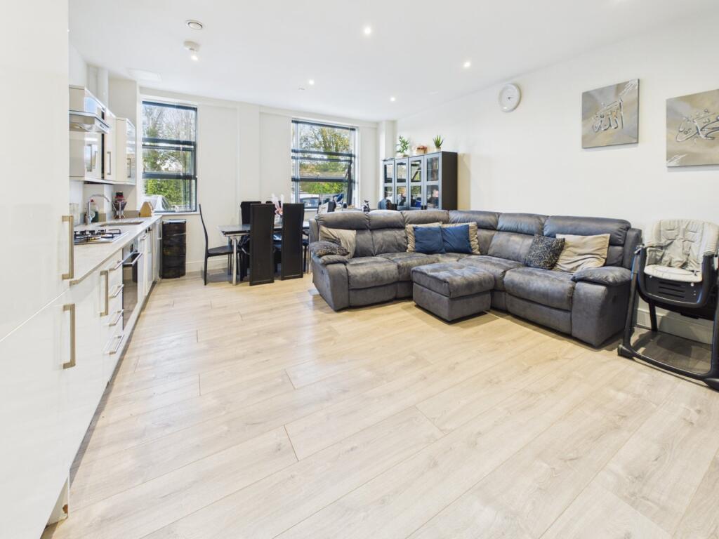 Apartment in Slough - View 2