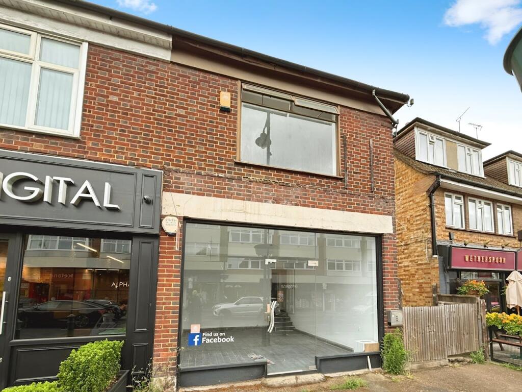 Main image of property: 140 High Street, Rayleigh, SS6 7BU