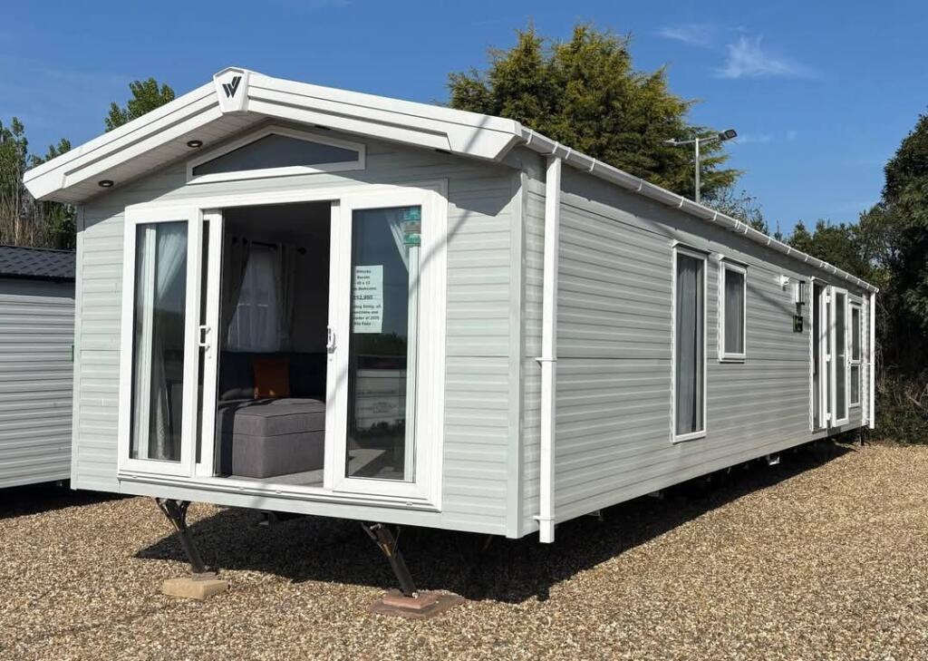 Studio caravan on Flag Hill, Great Bentley, Colchester, CO7, £52,995