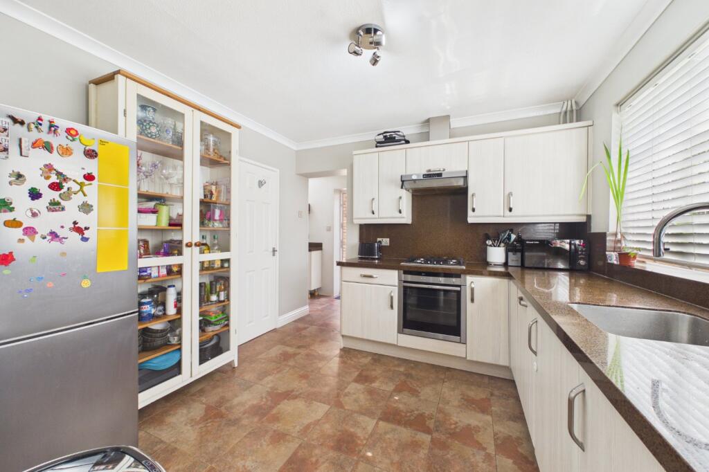 House in Wokingham - View 3