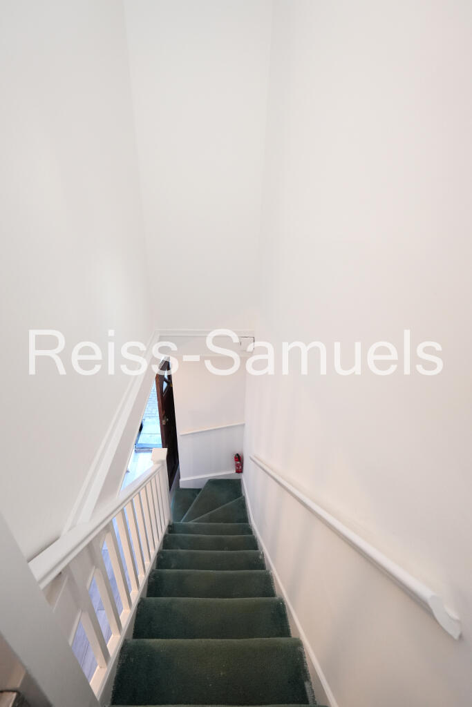 5 bedroom town house for rent