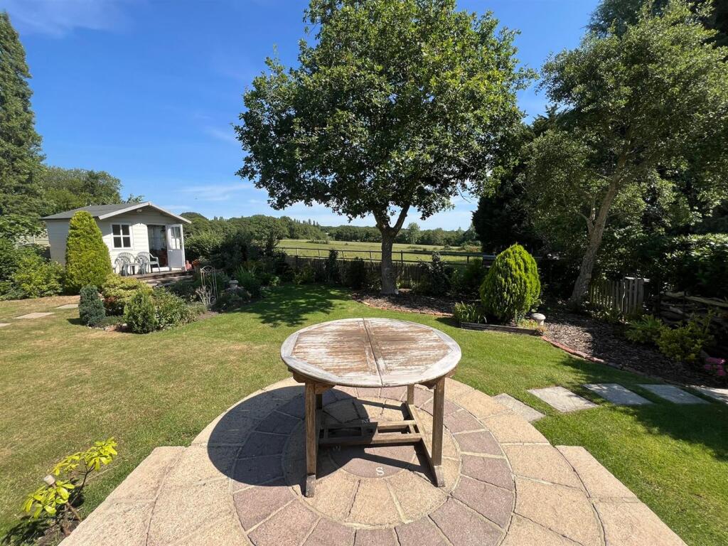 House in Newport, Shalfleet - View 3