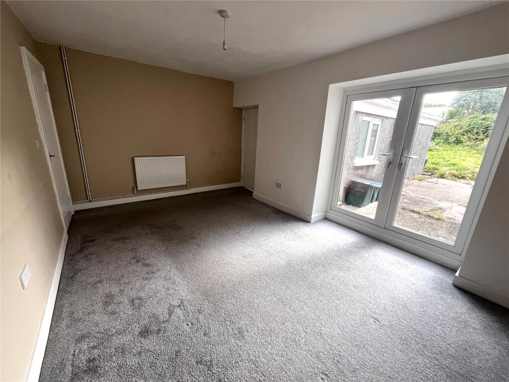 House in Pembroke Dock, Pennar - More