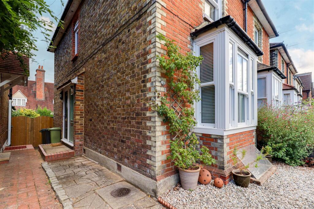 Apartment in Guildford - View 2