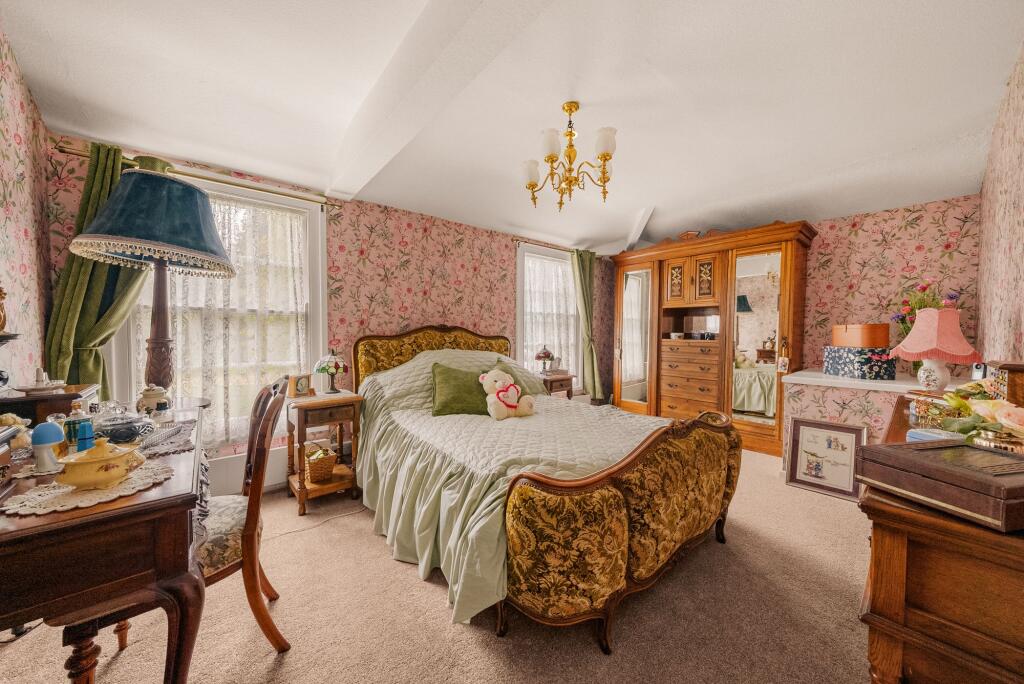 House in Worcester - View 4