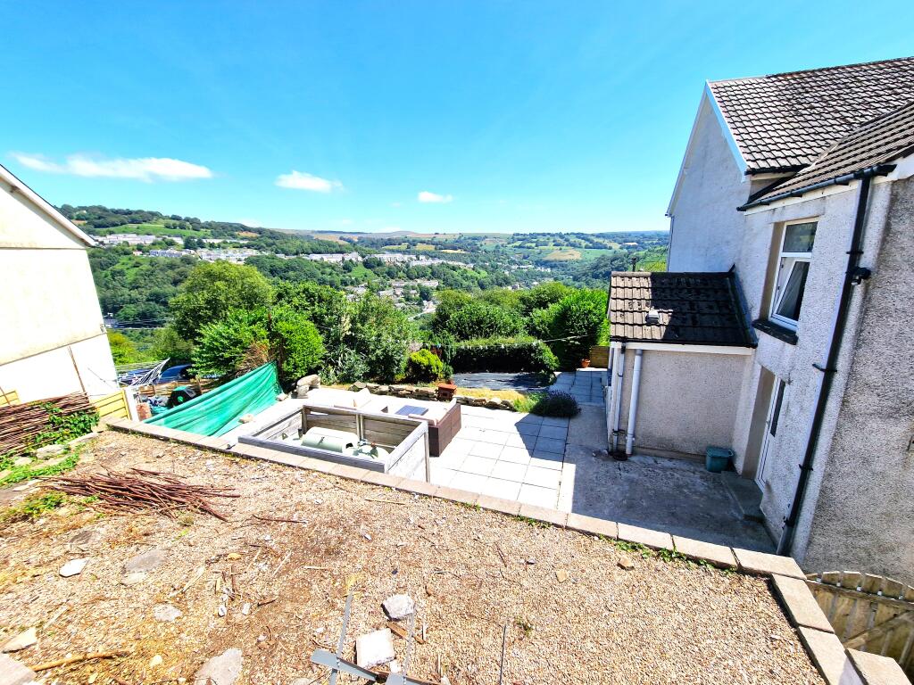 House in Crumlin, Caerphilly - View 2