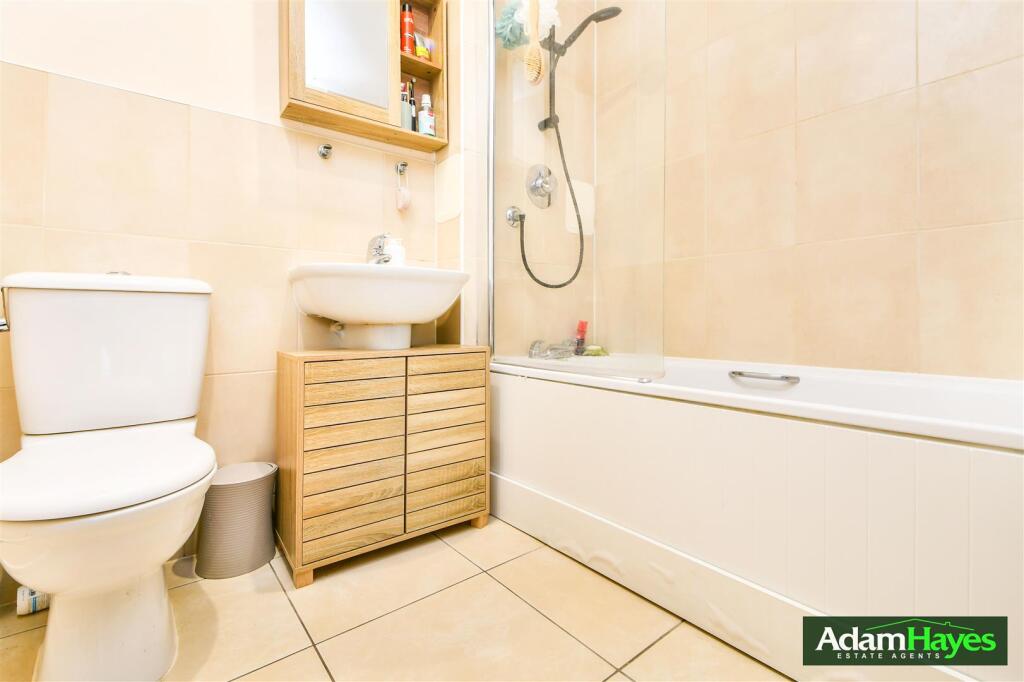 Lankaster Gardens, East Finchley, N2 - View 6