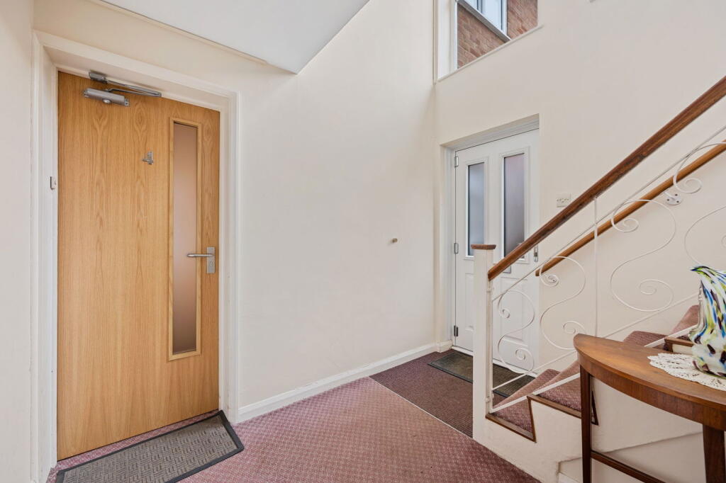 Pipers Close, Kettering NN15 photo 4