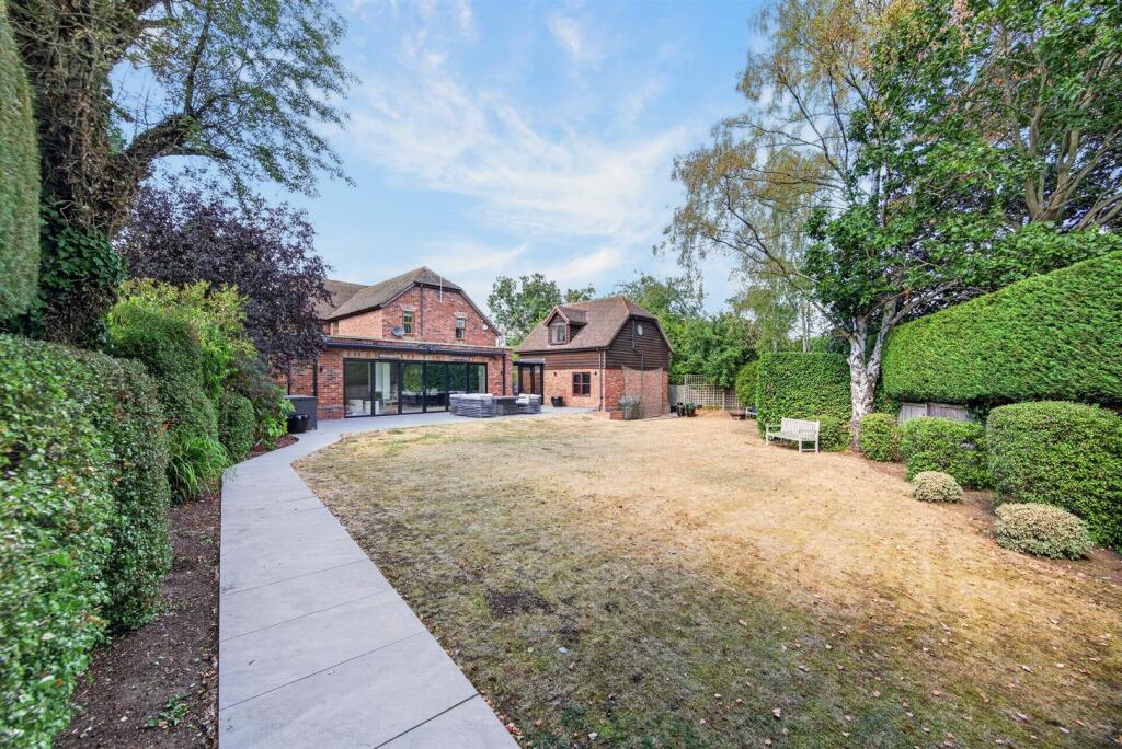 House in Ampthill, Central Bedfordshire - View 5
