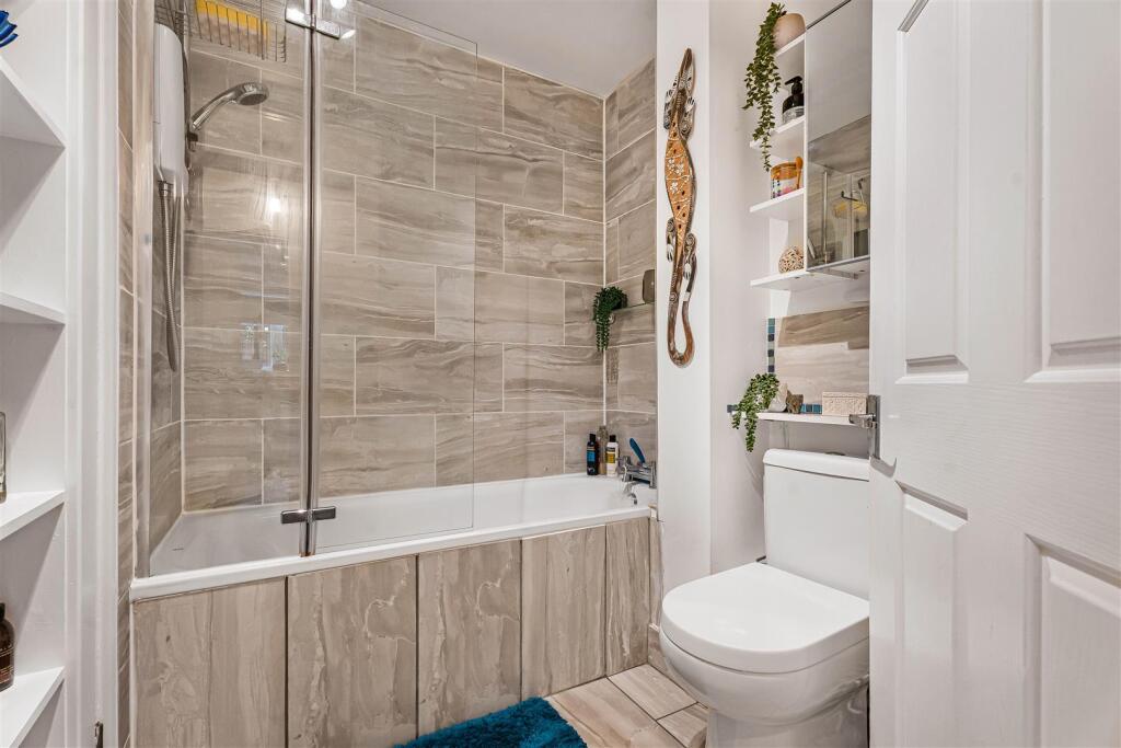 Apartment in Sutton - View 4