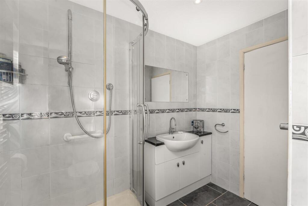 House in Cherwell, Timms Estate, Banbury - More