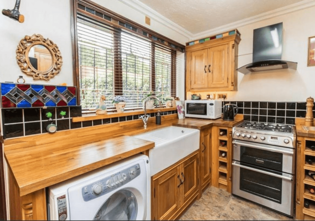 Main image of property: Greenview Close, Leeds, LS9