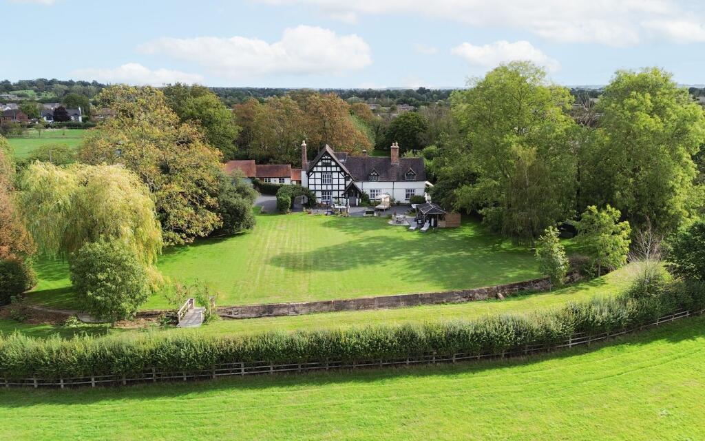 Walkers Lane, Whittington, WR5 photo 2