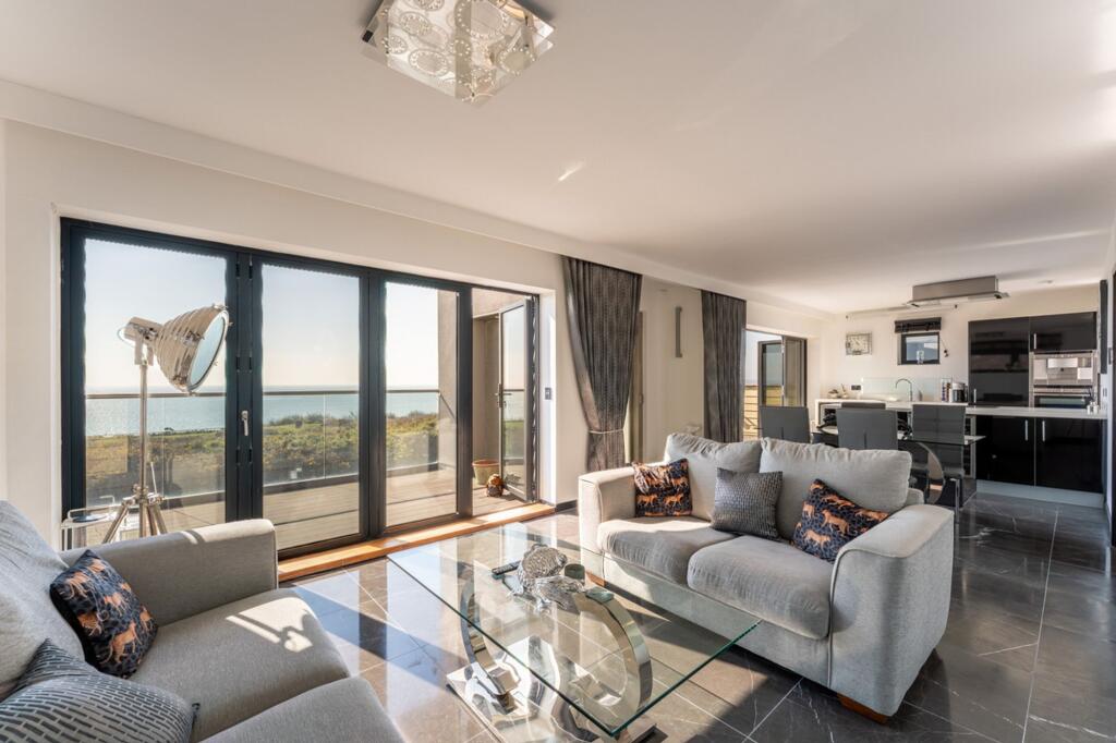 Ocean, 55 Boscombe Overcliff Drive, Bournemouth, BH5 2DW - View 2