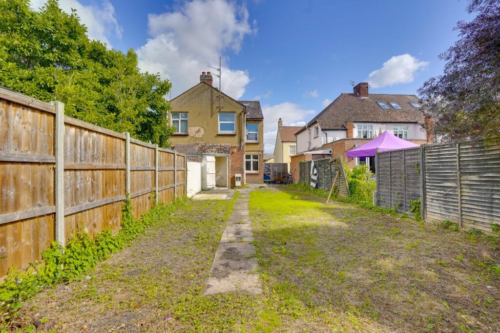 3-bed semi-detached on Fountain Lane, Soham, CB7, £230,000
