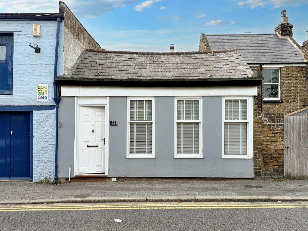 1-bed bungalow on High Street, Margate, CT9, £169,995