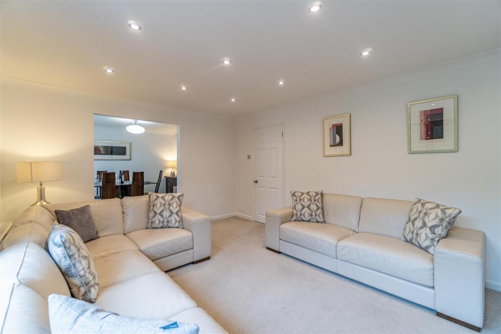 Burghley Walk, Brierley Hill, DY5 3RN photo 4