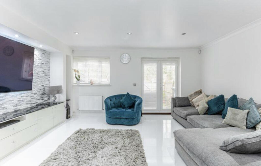 Additional image 5 of Fullerton Close, Markyate, St Albans
